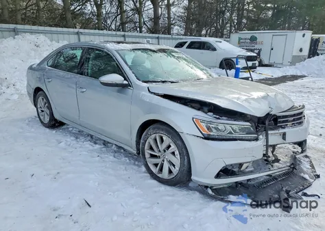 2018 Volkswagen Passat Se z USA, uszkodzony, nr VIN 1VWBA7A30JC039935